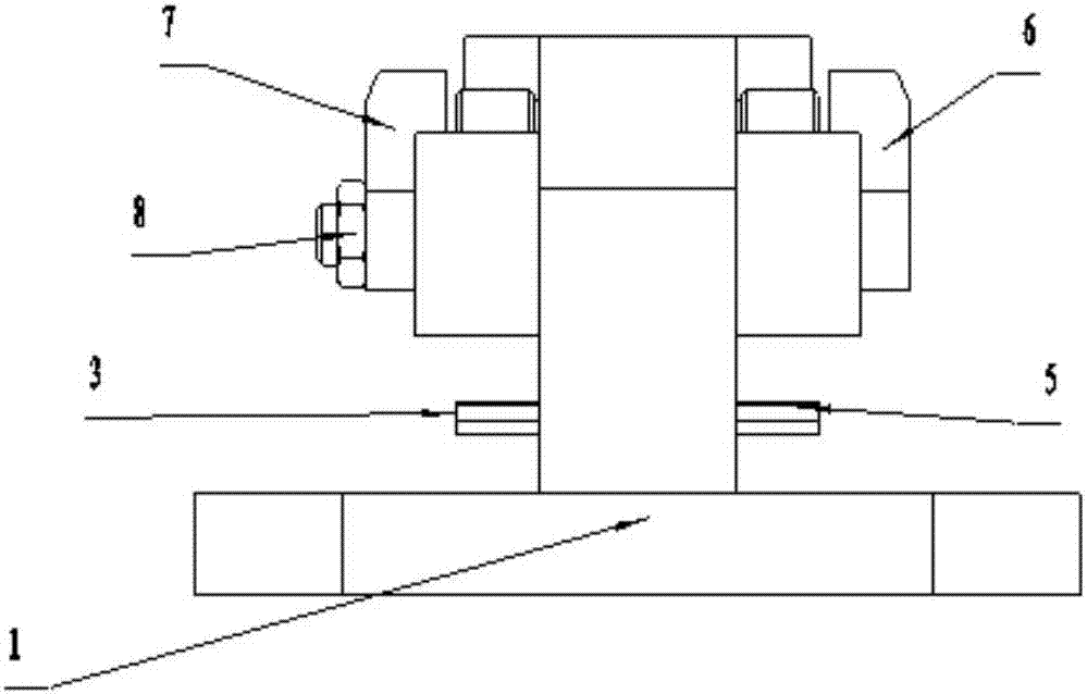 Lock hook grinding notch clamp and using method thereof