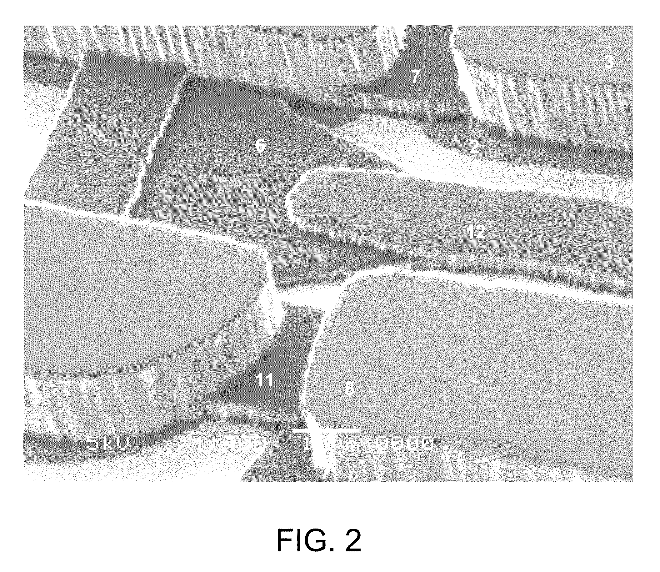 Device and method for contacting picoliter volumes of fluids