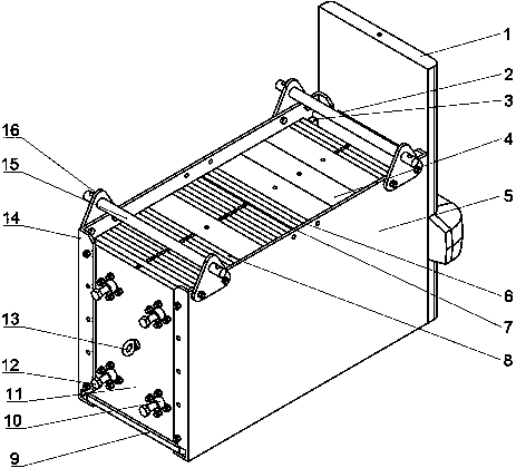 Weight box with adjustable mass and maintenance of position of mass center