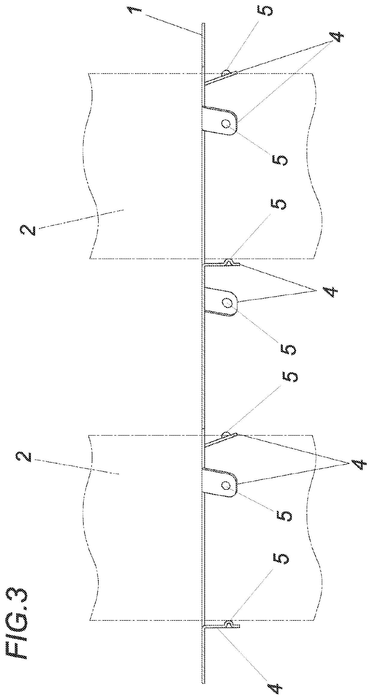 Apparatus for connecting in parallel a plurality of battery cells which are arranged parallel to one another with respect to a joining axis