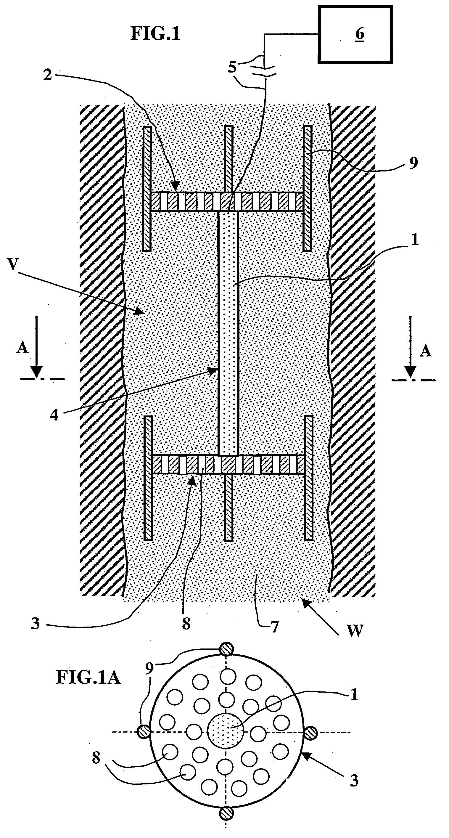 Device for seismic emission in an underground formation and method for implementing same