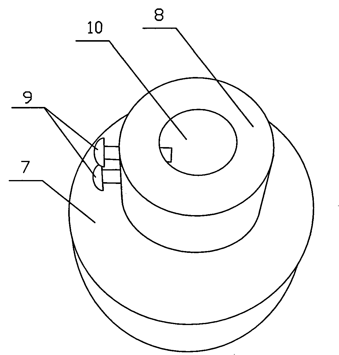 Screwing device and method for screwing lamp cover onto lamp main body