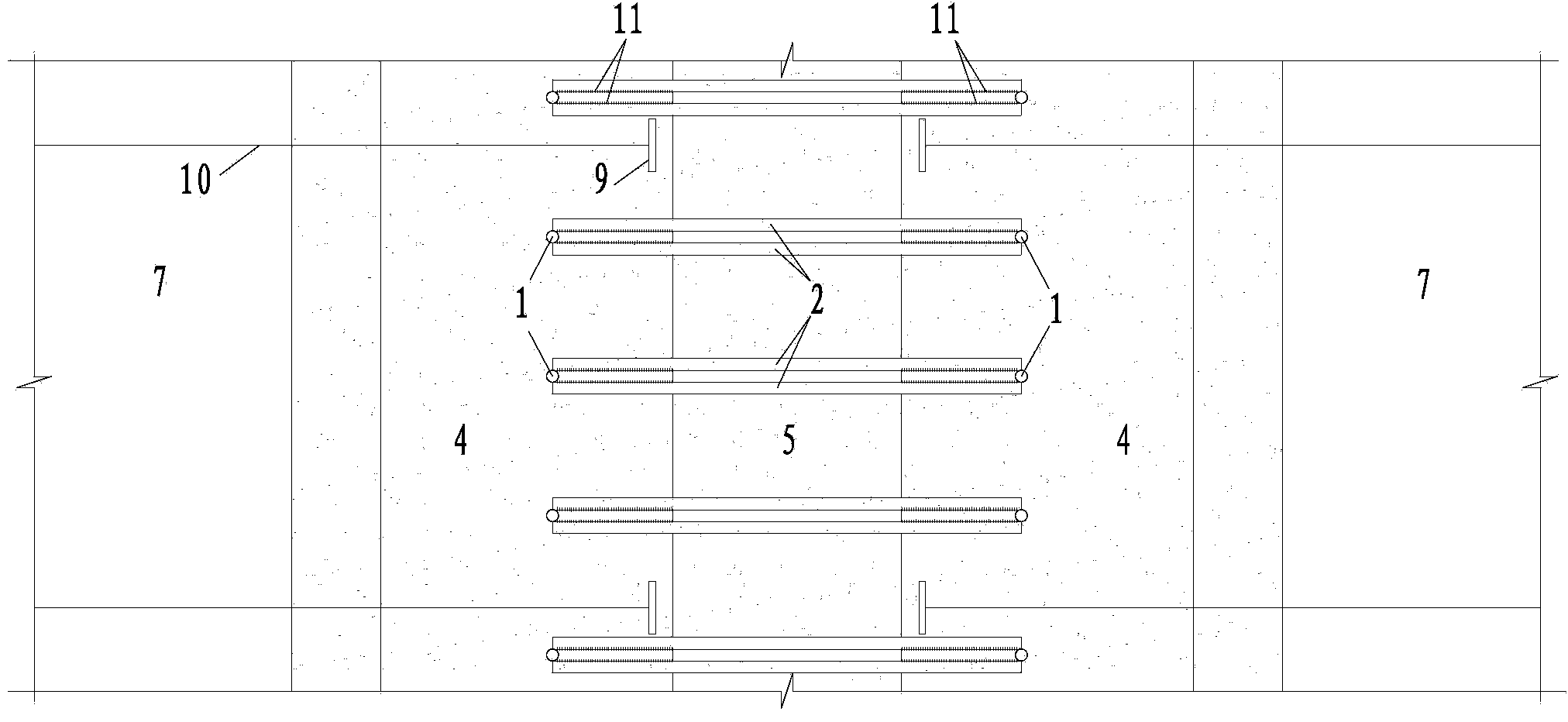 Transverse shear-resistant reinforcing steel bar connecting device for concrete bridge deck slabs