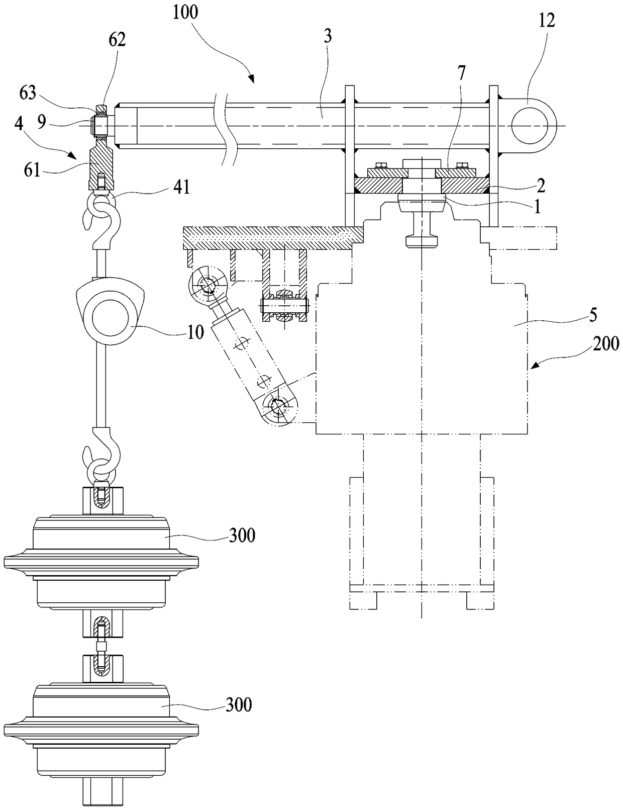 Tool hoisting device used for shield tunneling machine