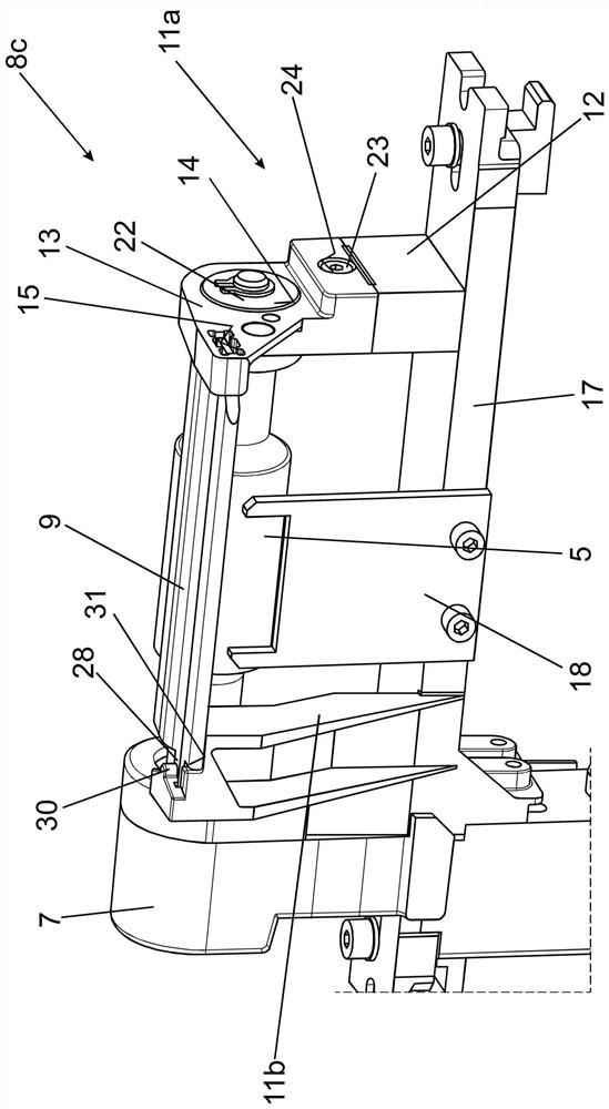 Carrying device for an apron drafting system