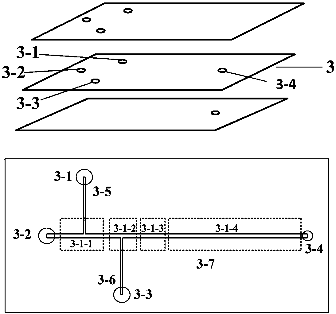 Micro reaction device and method for synthesizing ferroferric oxide nano-powder