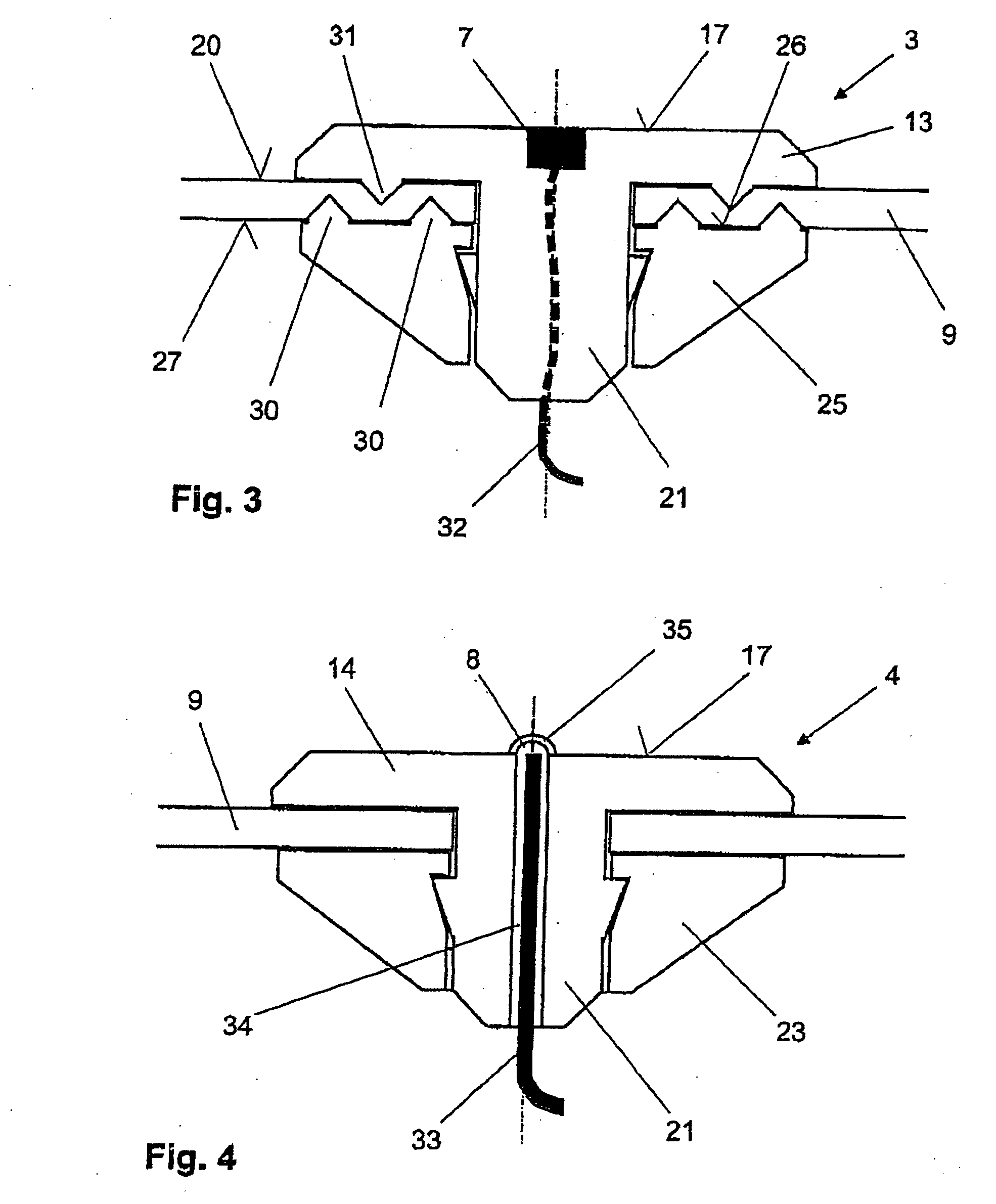 Device for fastening a sensor on containers