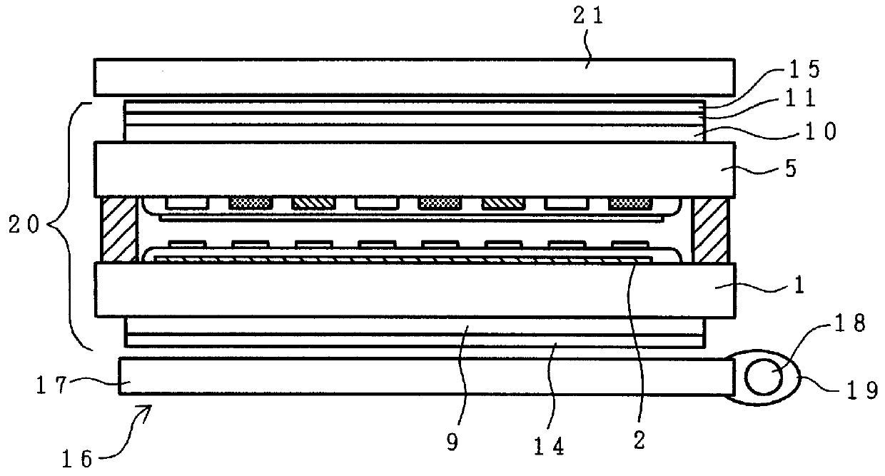 Half reflection type liquid crystal display device having matched phase of transmitted and reflected light