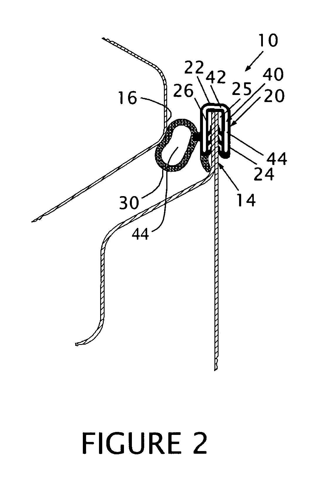 Flange engaging strip with a carrier for engaging a flange having a varying thickness along a longitudinal dimension