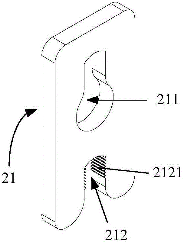 Mounting device and oven