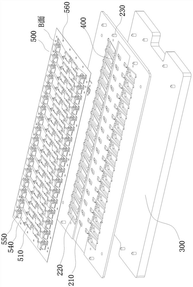 A fixture and production method for double-sided reinforced FPC soft board