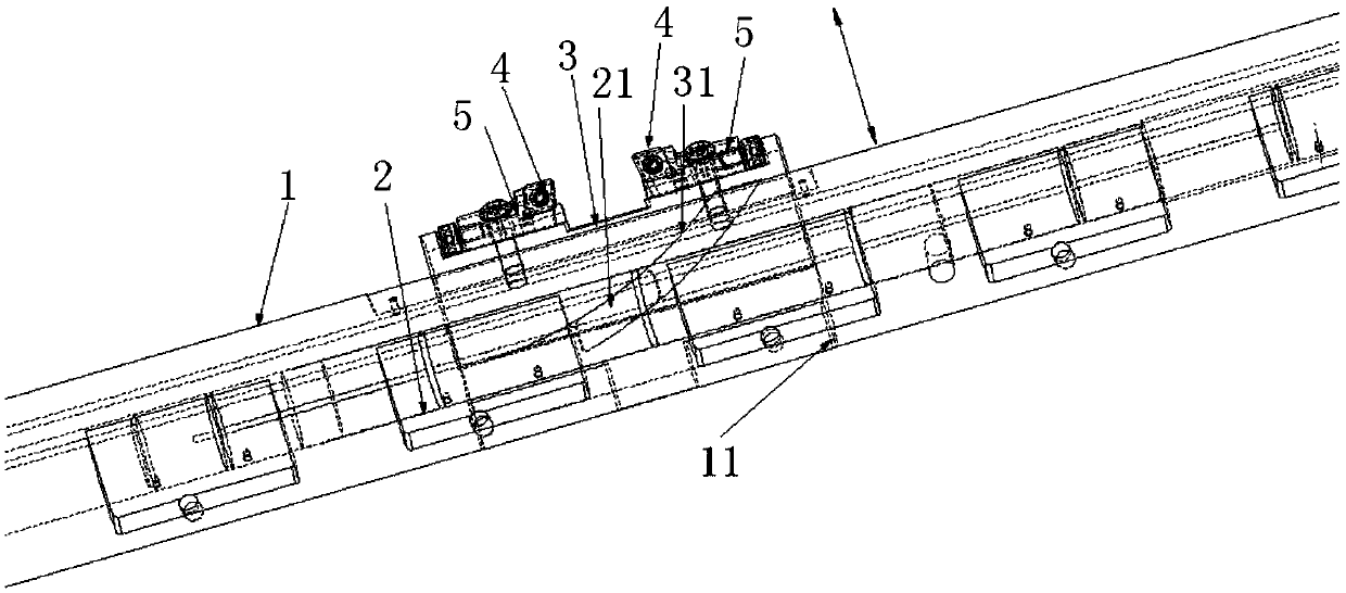 Linear boring tool capable of achieving variable feeding cutting