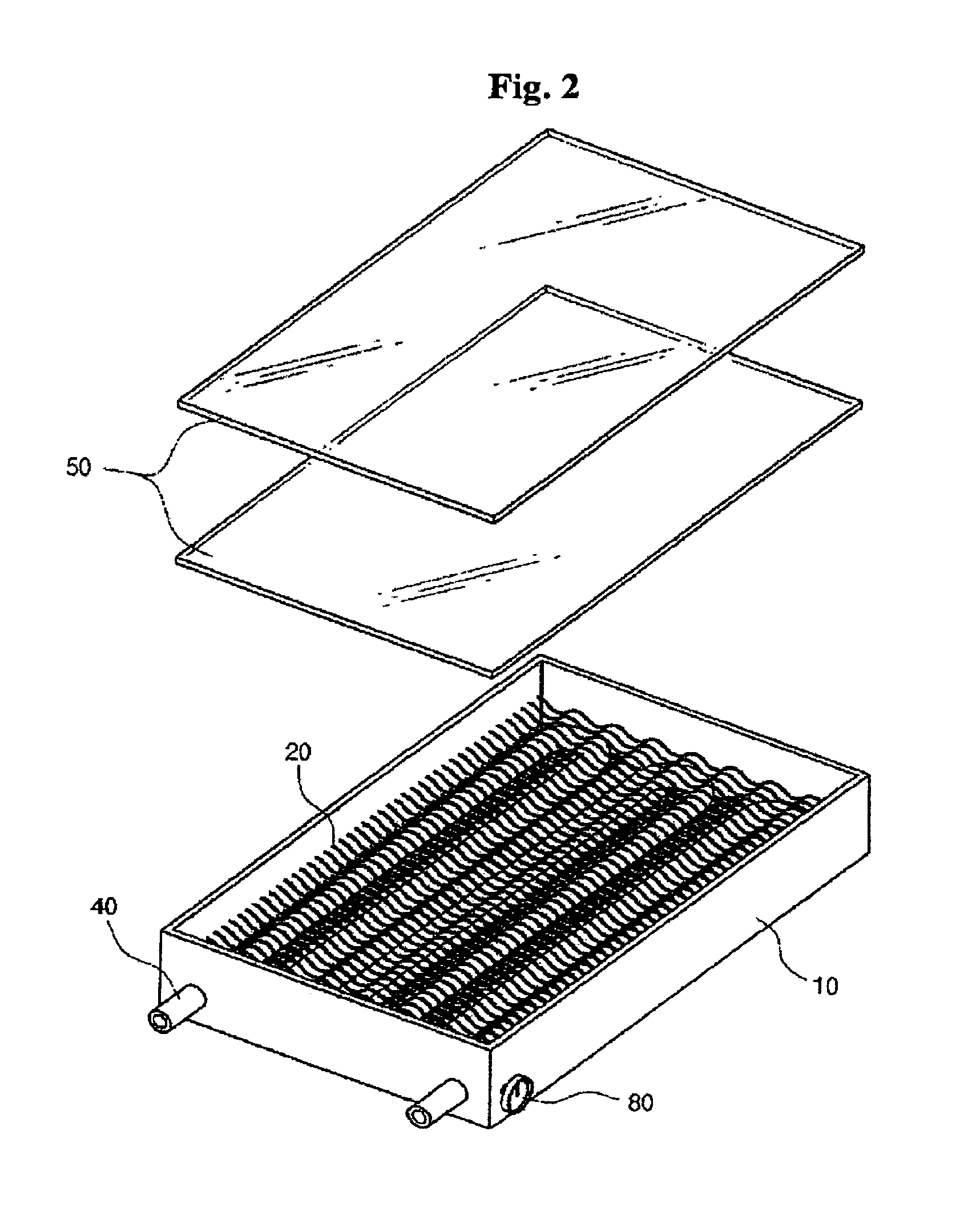 Apparatus for amplifying solar energy by recycling greenhouse gas