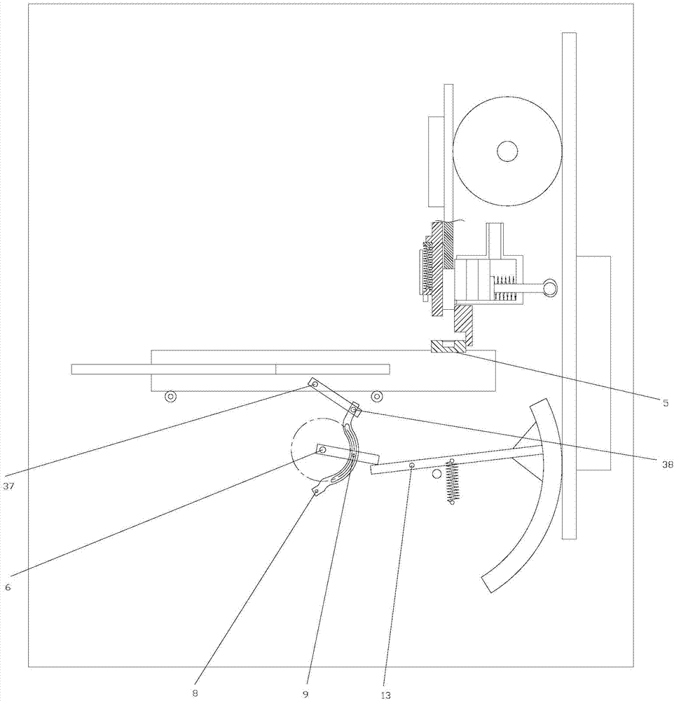 Automatic assembling device