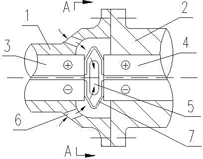 Flexible connecting device for generator rotor conducting rod