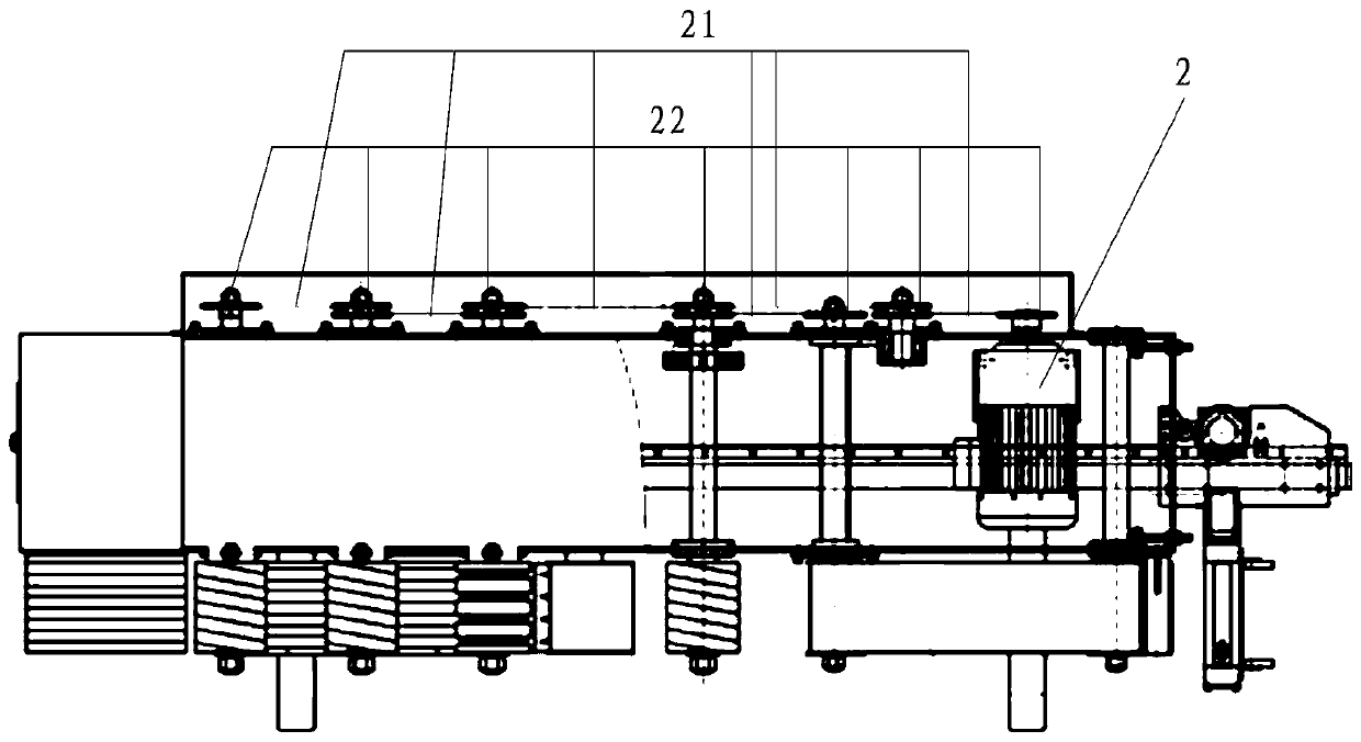 An automatic splitting and back pulling type ramie peeling machine