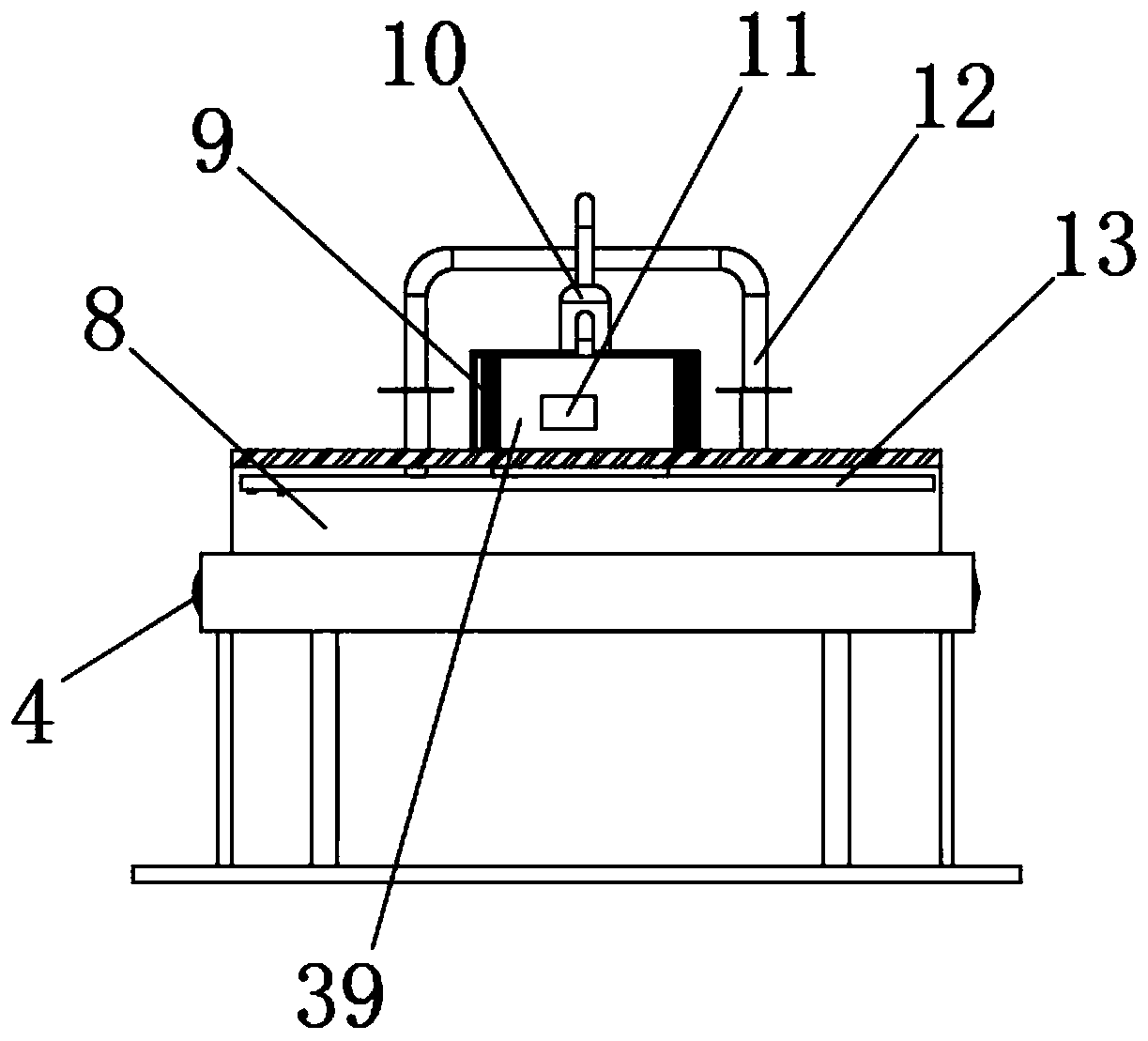 A tableware cleaning device with automatic sorting function