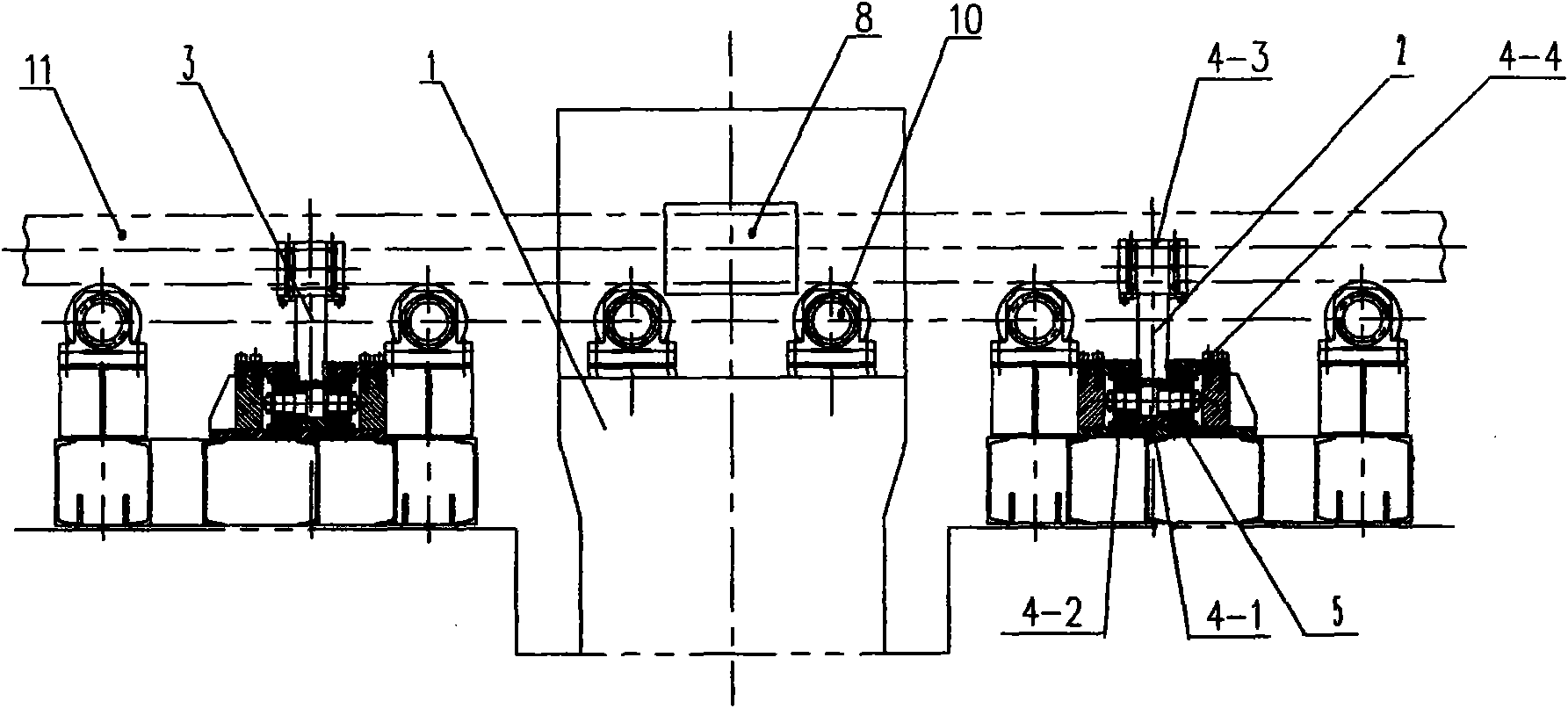 Rotating mechanism for tubes and bars on horizontal straightening machine