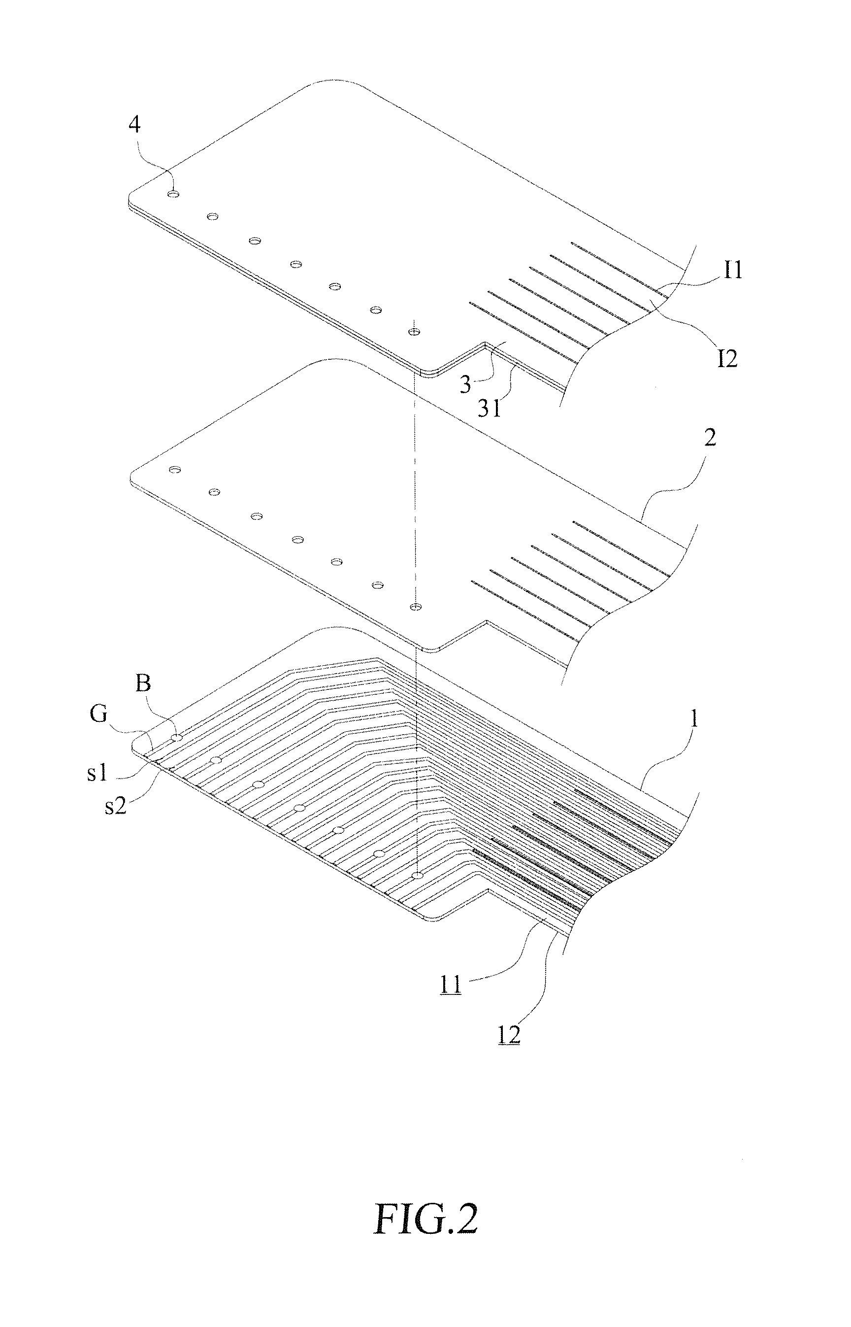 Attenuation reduction grounding structure for differential-mode signal transmission lines of flexible circuit board