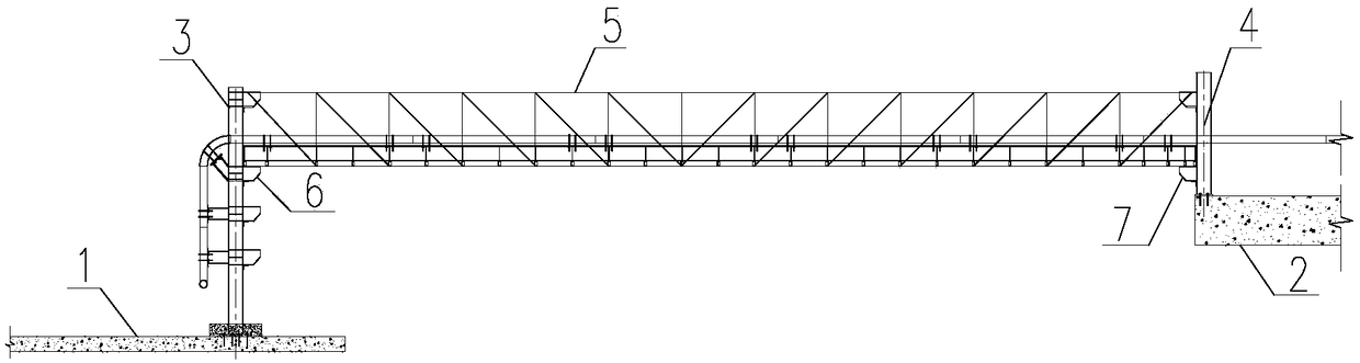 Super-high-level pump pipe gap bridge device and construction method thereof