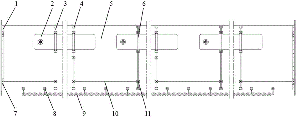 Nearby oil containment system based on parallel mechanism