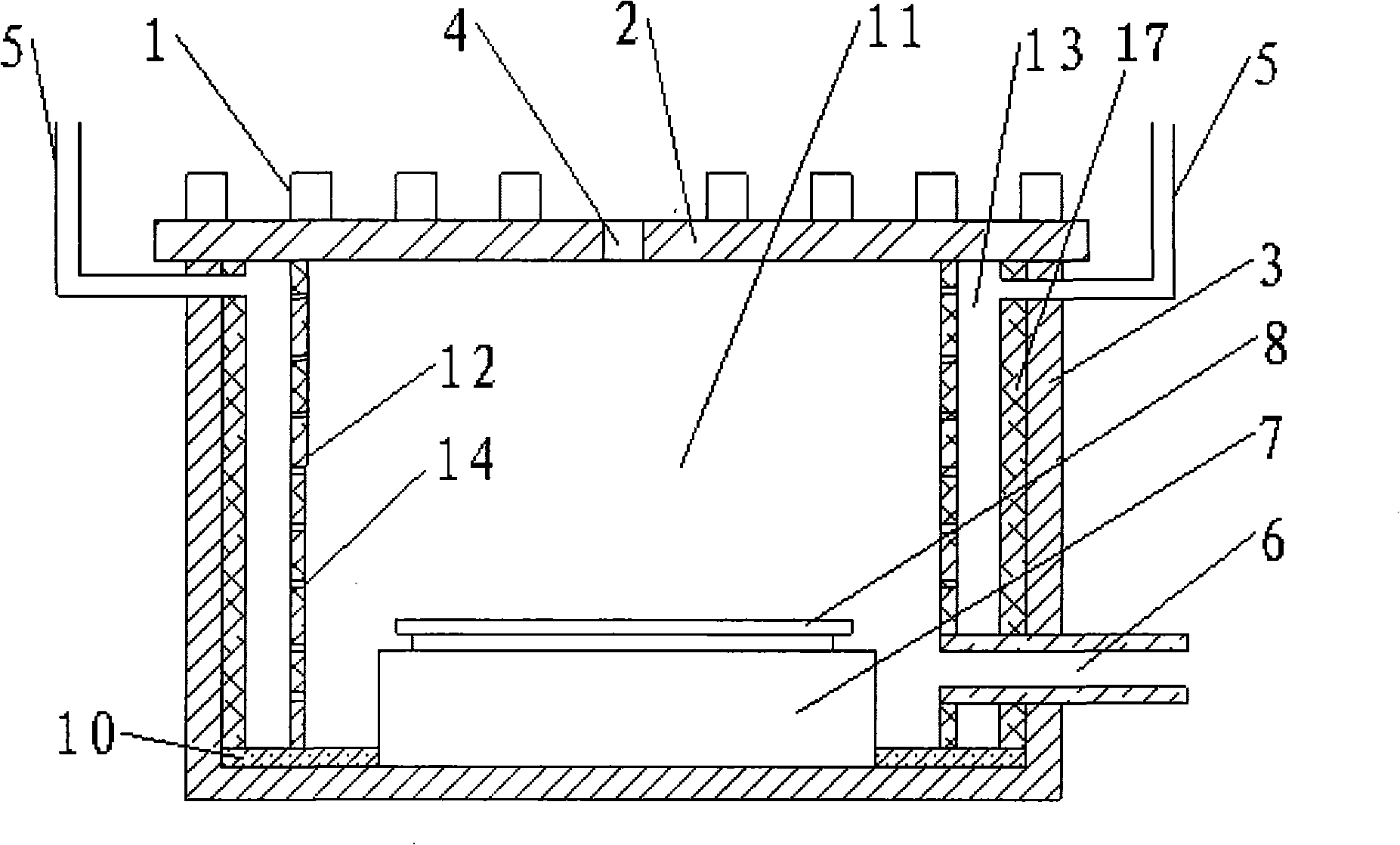 Cavity inner lining and reaction cavity