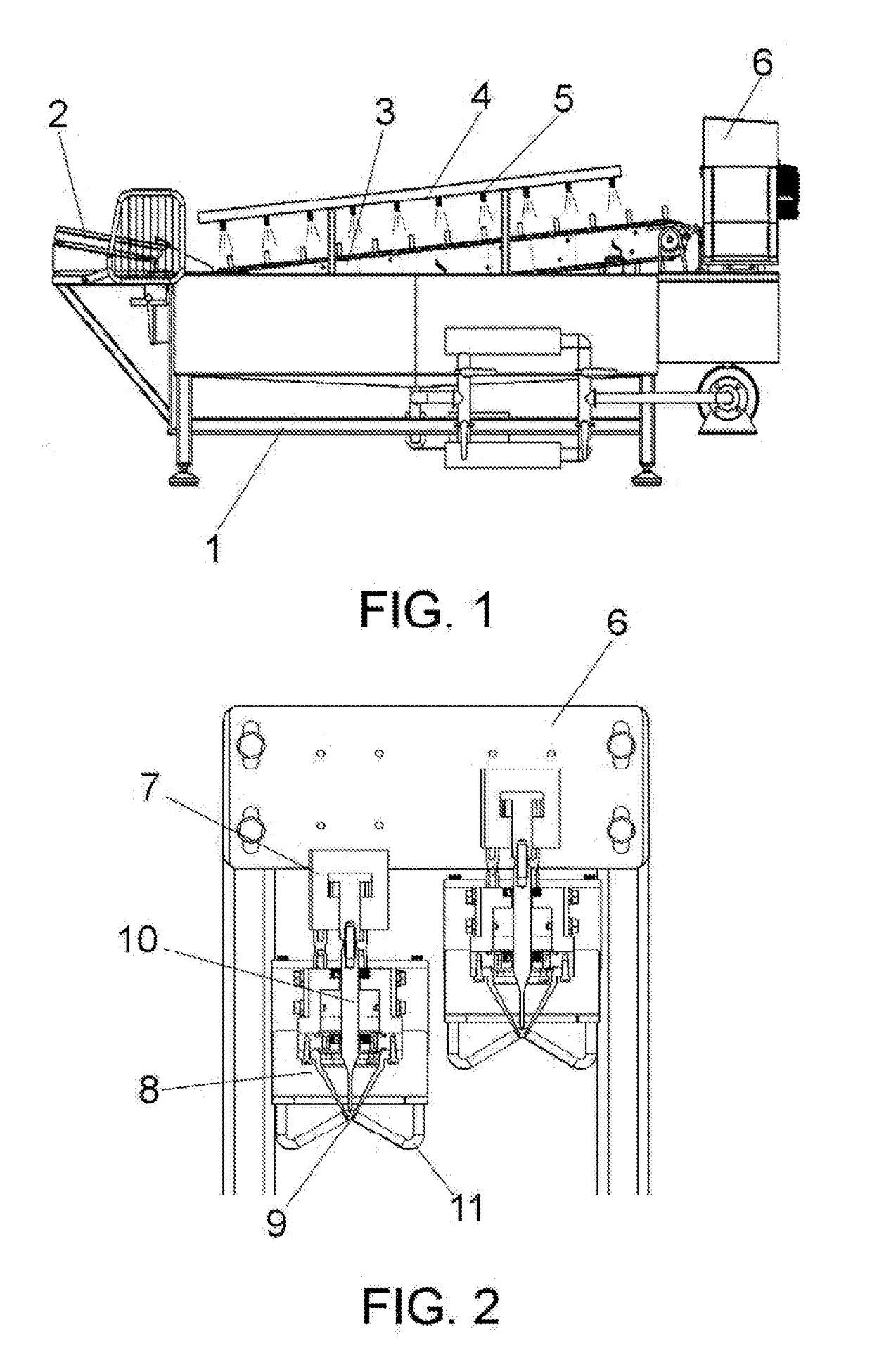 Device for automatic peeling sauges