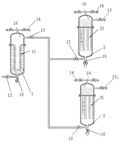 Oil slurry filtering device with two-stage filtration for catalytic cracking device