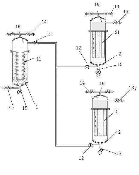 Oil slurry filtering device with two-stage filtration for catalytic cracking device