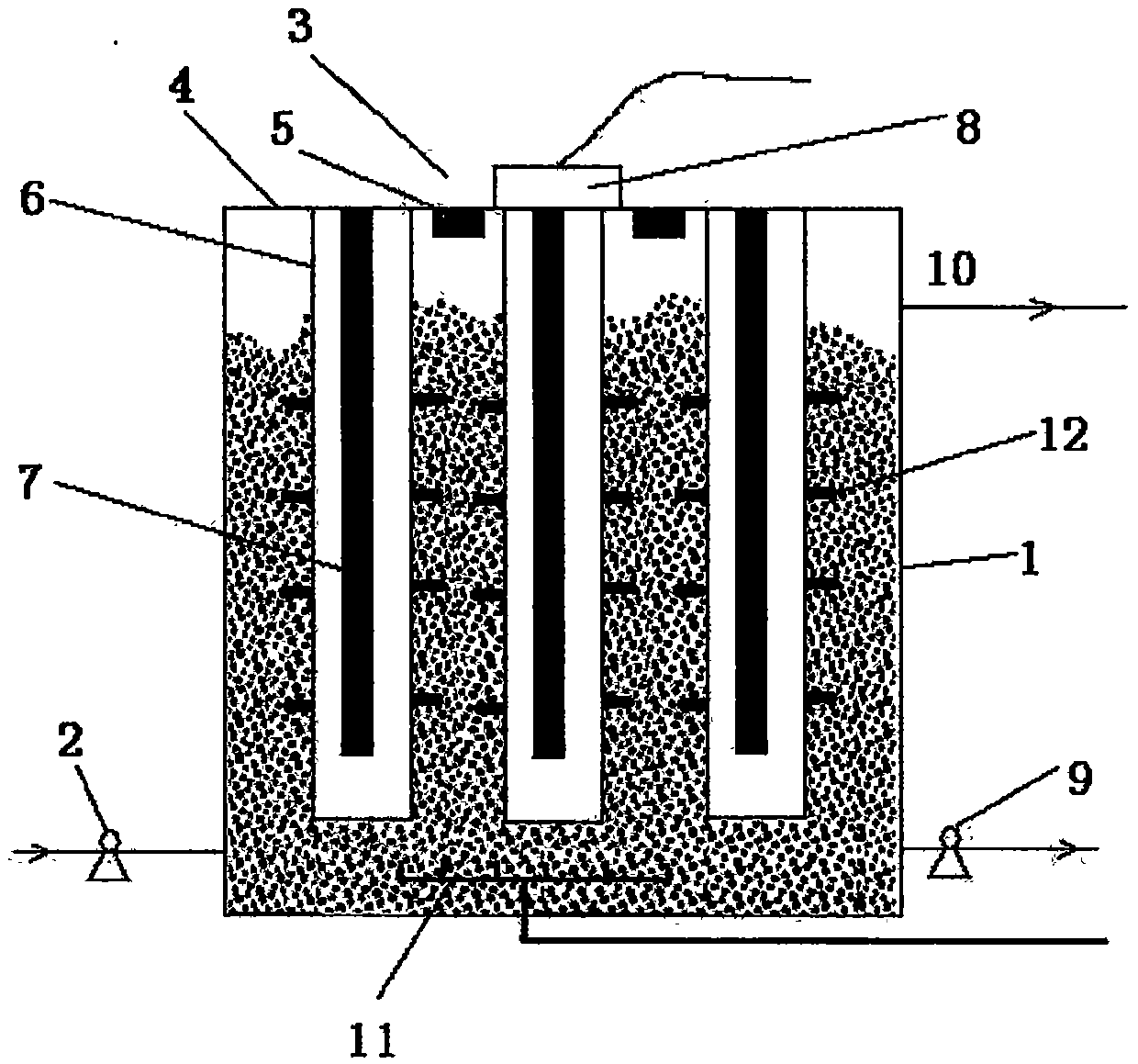 A method and device for titanium dioxide photocatalytic restoration of lake sediment