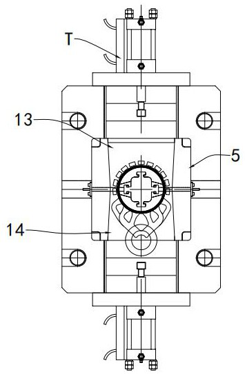 Die casting mold and method of use for aluminum die casting with center hole