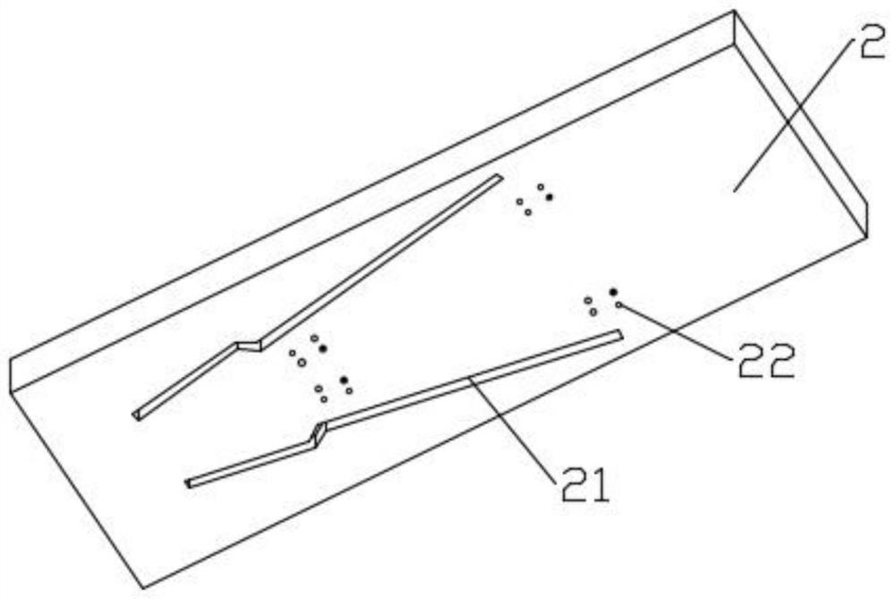 Lower hinge for fixing door body of refrigerator