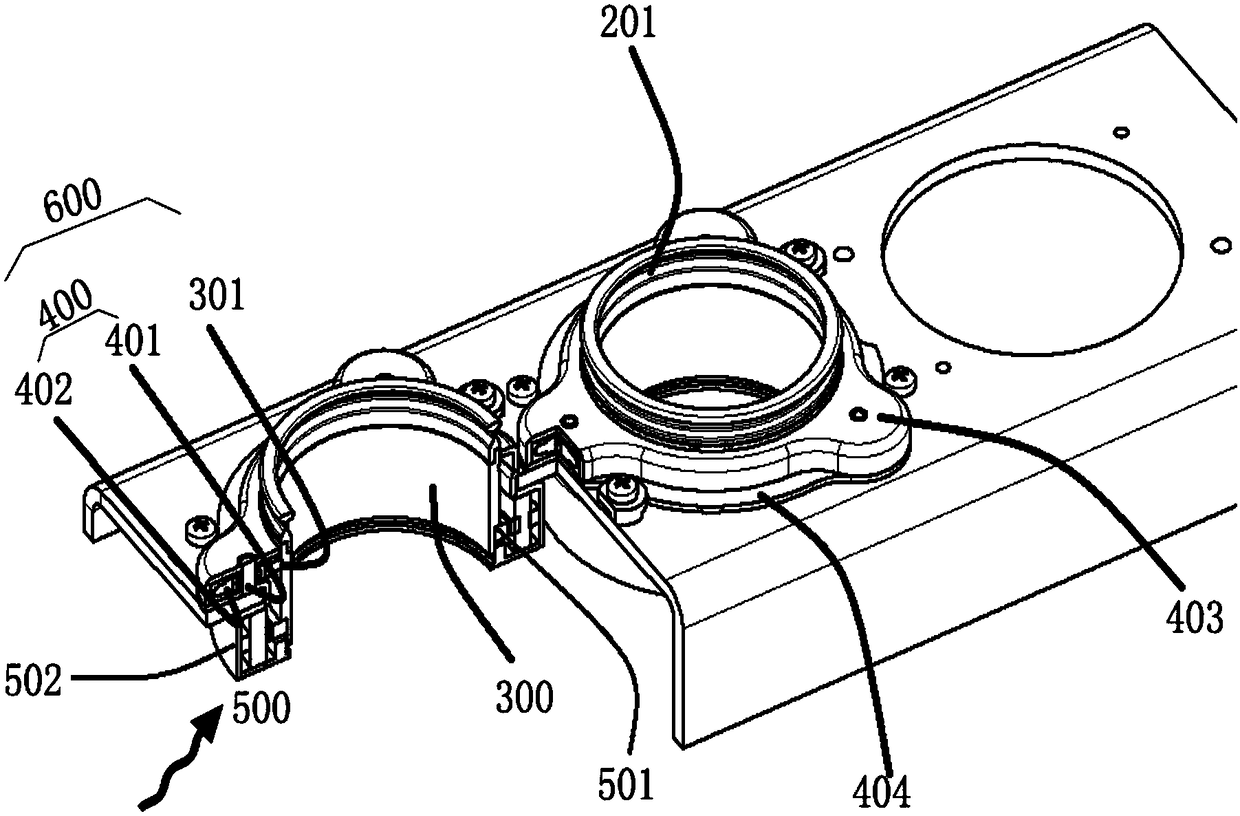 Steel collar assembly capable of being driven to rotate and supported by roller