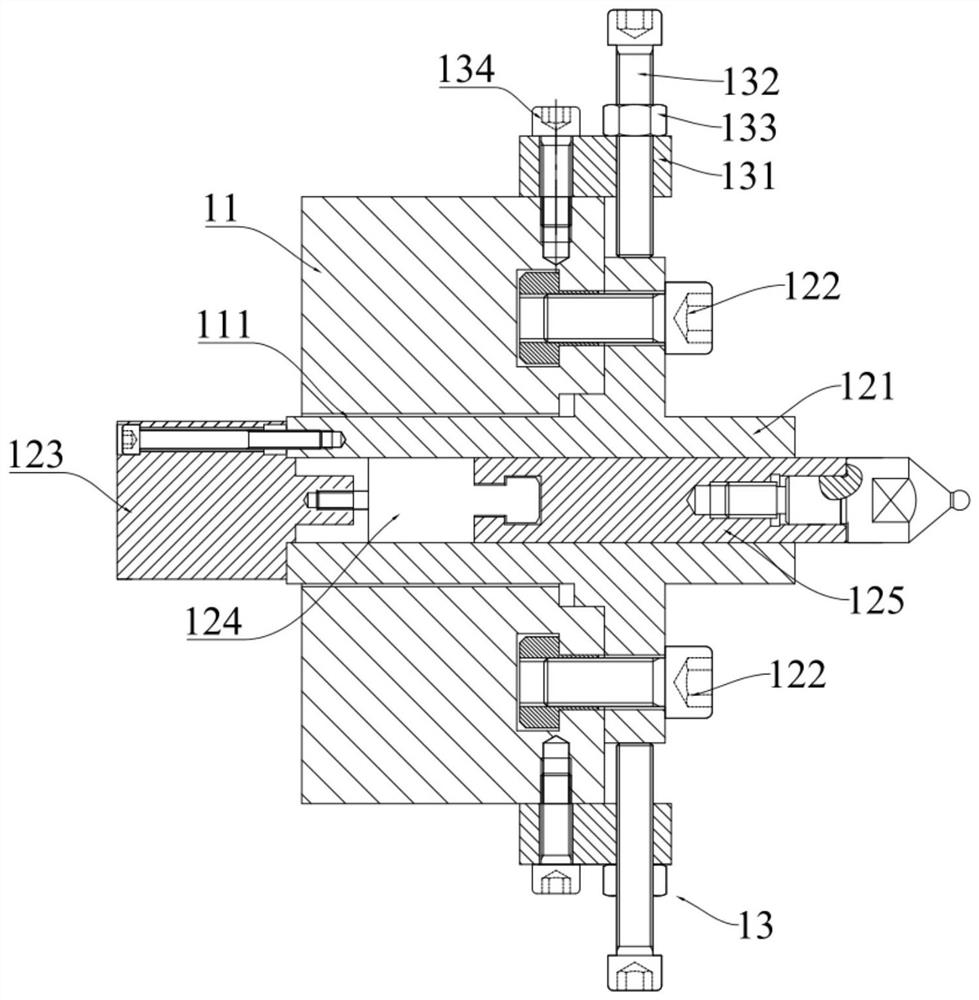 AMT gearbox middle shaft helical tooth aligning mechanism, press fitting device and press fitting method