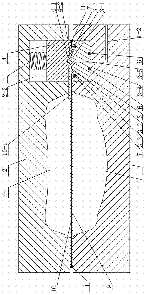 Device and method for hydraulic forming of cavity part with complex curved surface