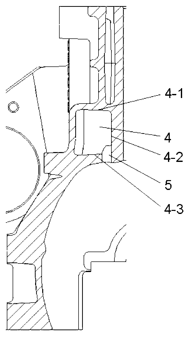 Crankcase ventilation oil returning structure