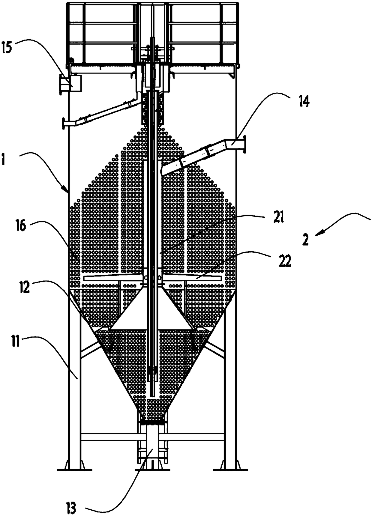 Continuous activated carbon filter device and operation method thereof