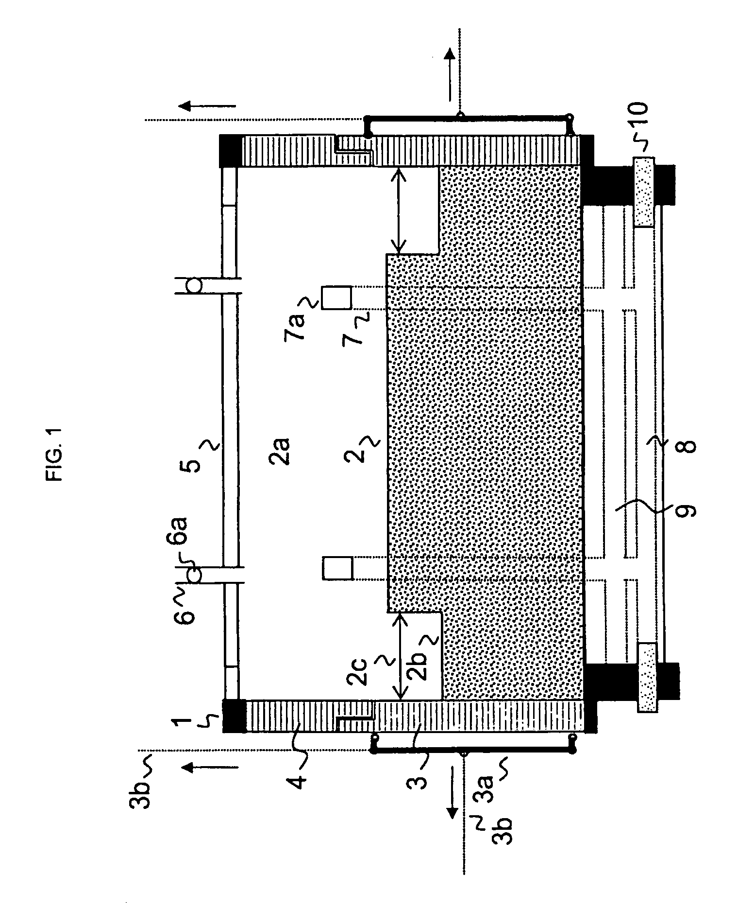 Method to reduce heat radiation losses through coke oven chamber doors and walls by adapting the coal cake in height or density