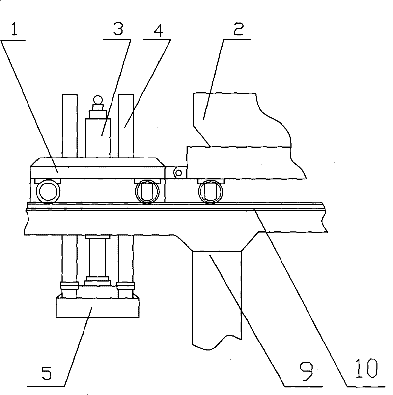 Hydraulic tamping briquette device with heating device