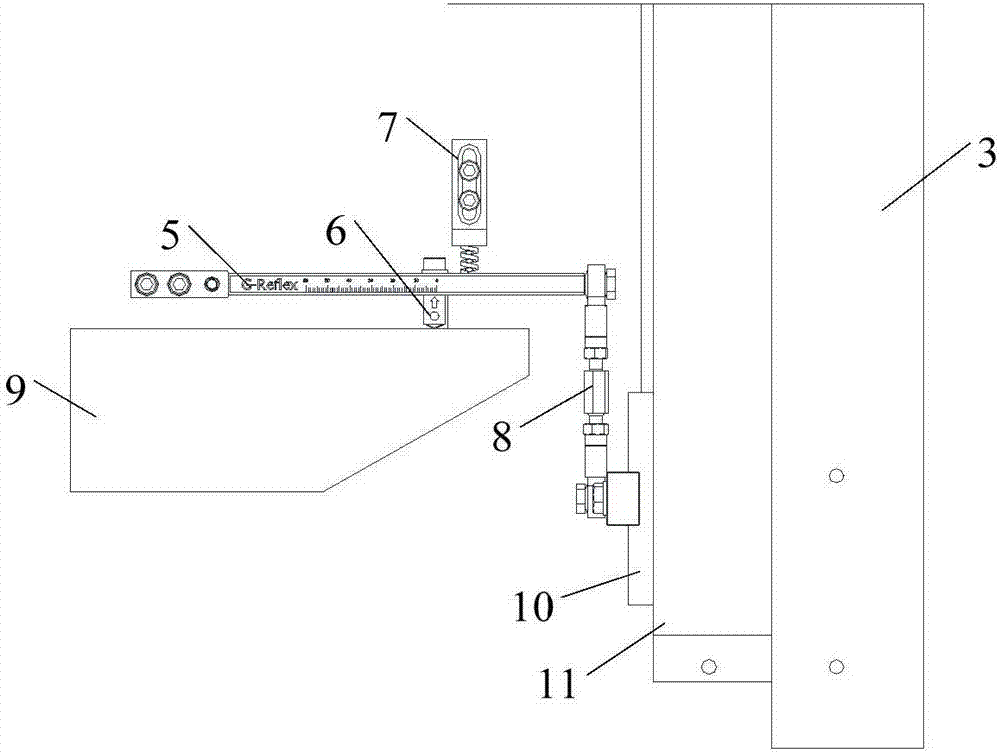 Rack deformation compensation device and bending machine