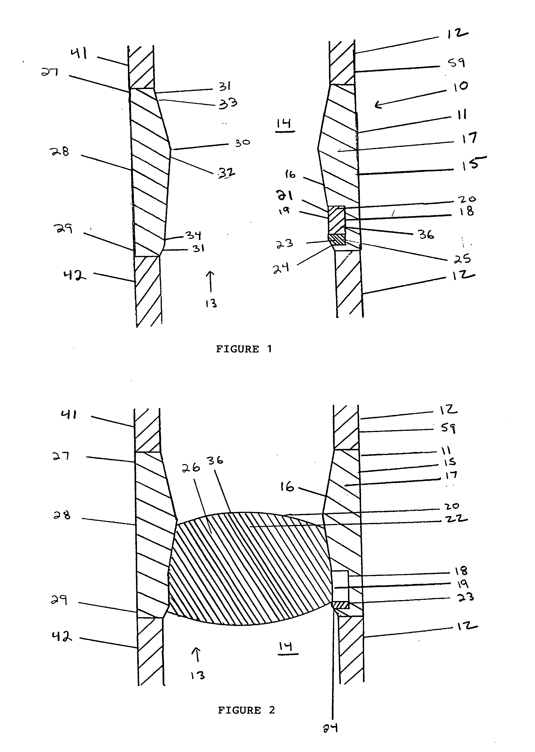Inflatable sealing assembly and method for sealing off an inside of a flow carrier