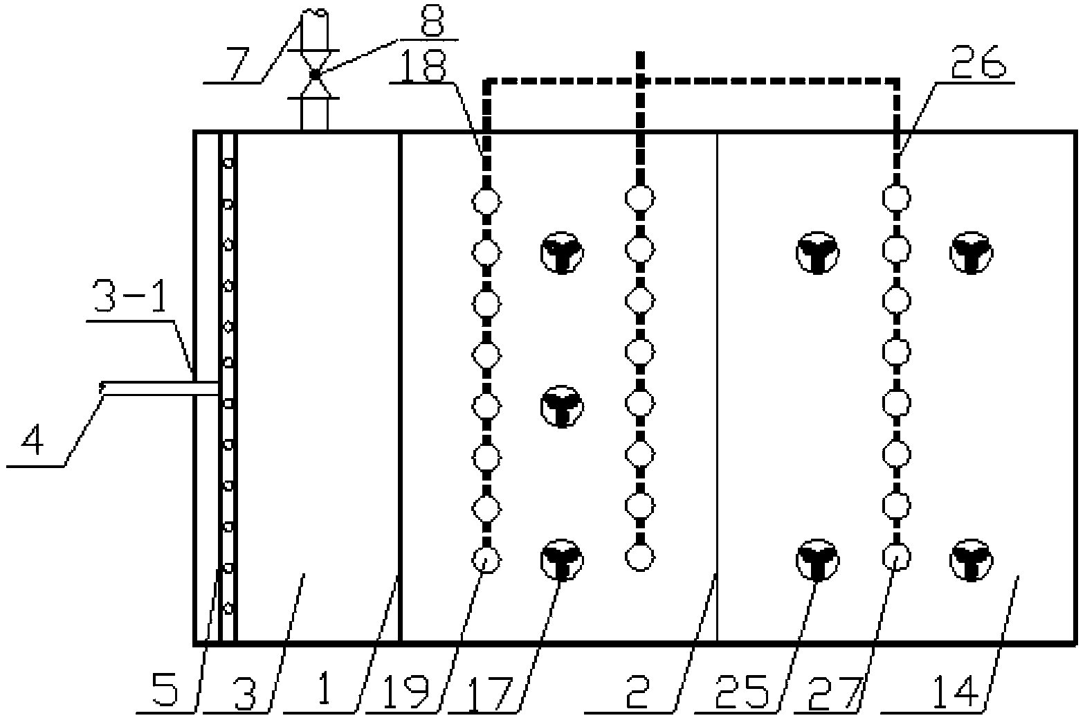 Device for adsorbing, degrading and denitrifying simultaneously to improve removal rate of total nitrogen in gasified wastewater and method for treating waste water