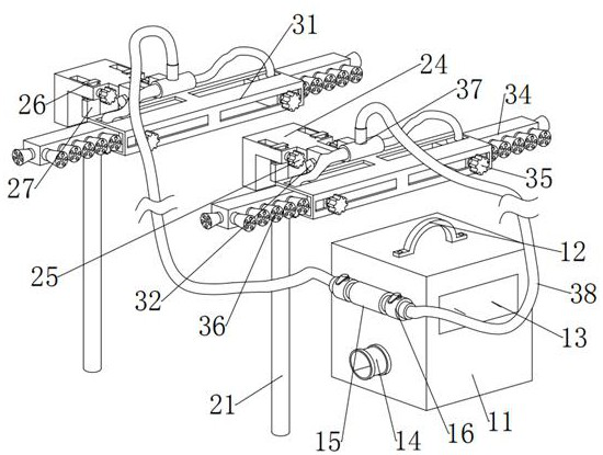 A device for cleaning the inner wall of a garbage transfer vehicle