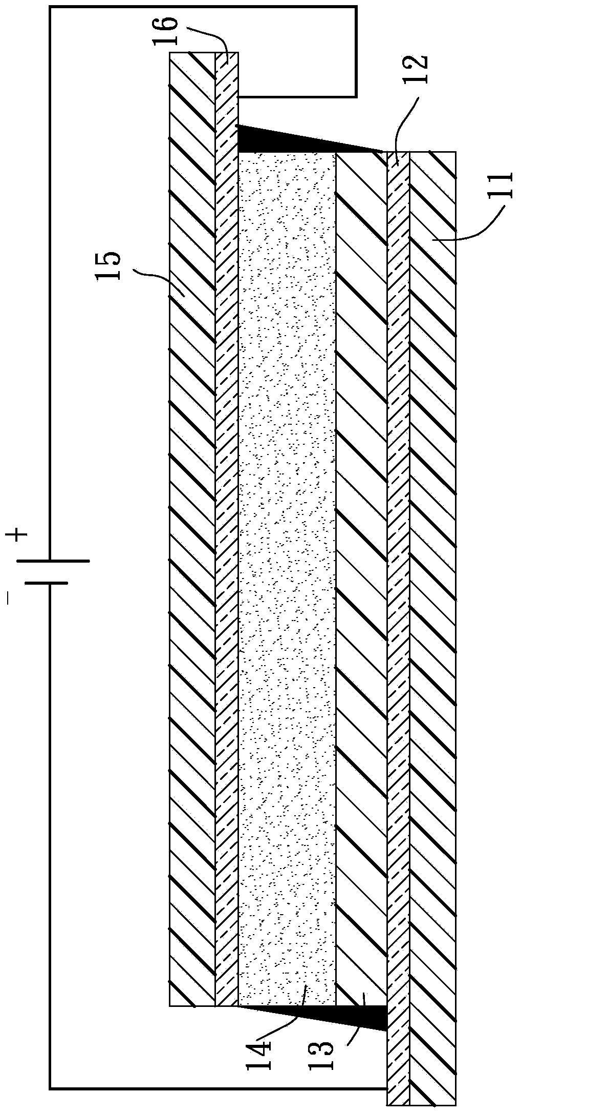 Electrochromic device including metal lines