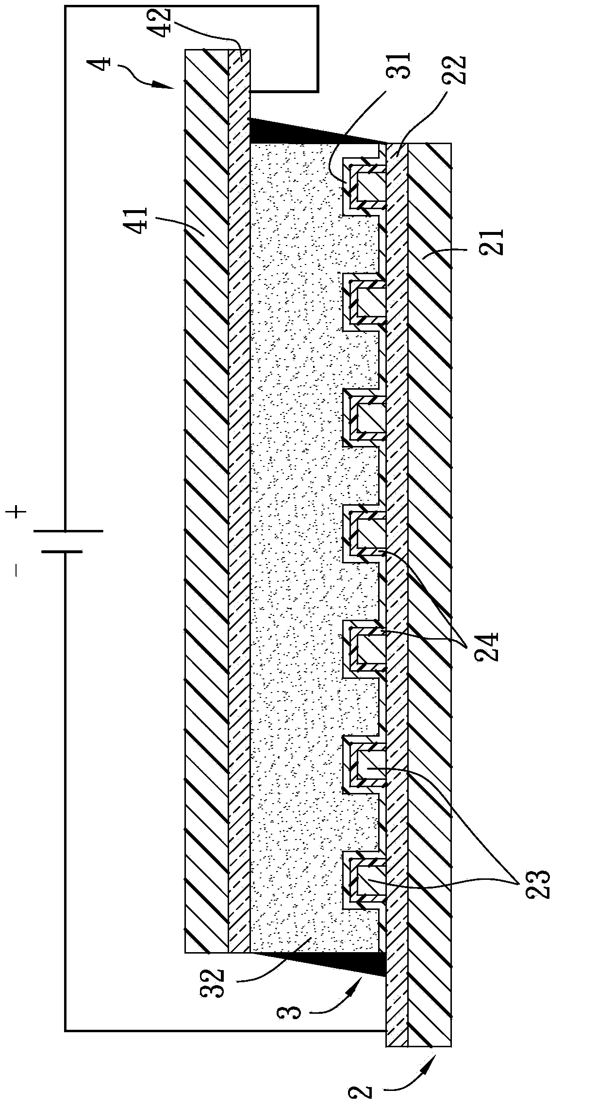 Electrochromic device including metal lines