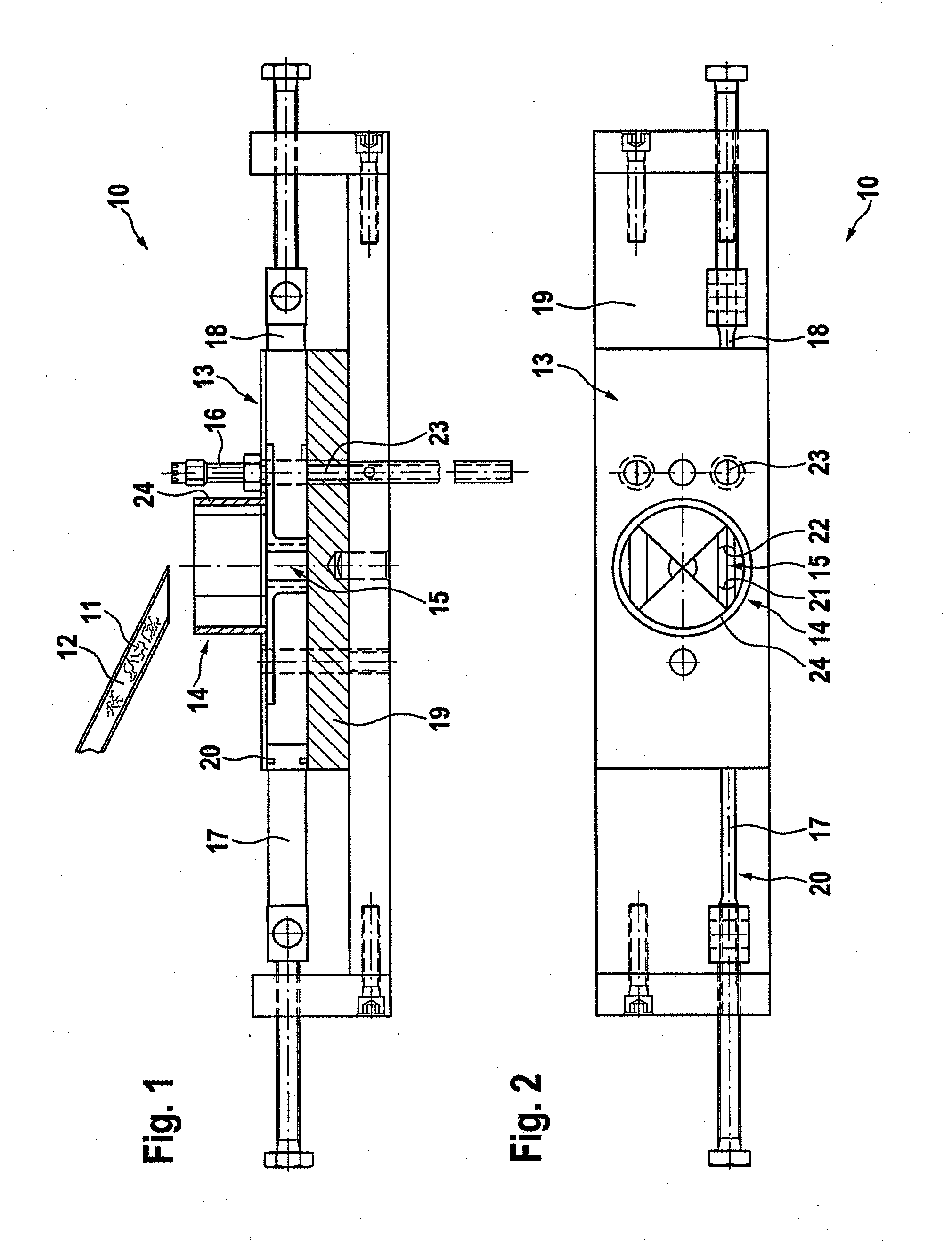 Device and method for metering tobacco in portions suitable for packaging
