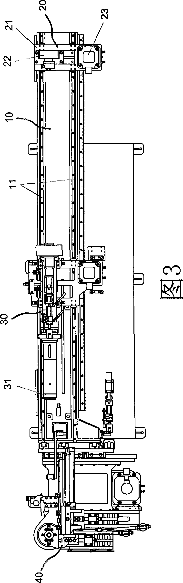 Pipe bender with mandrel driving mechanism