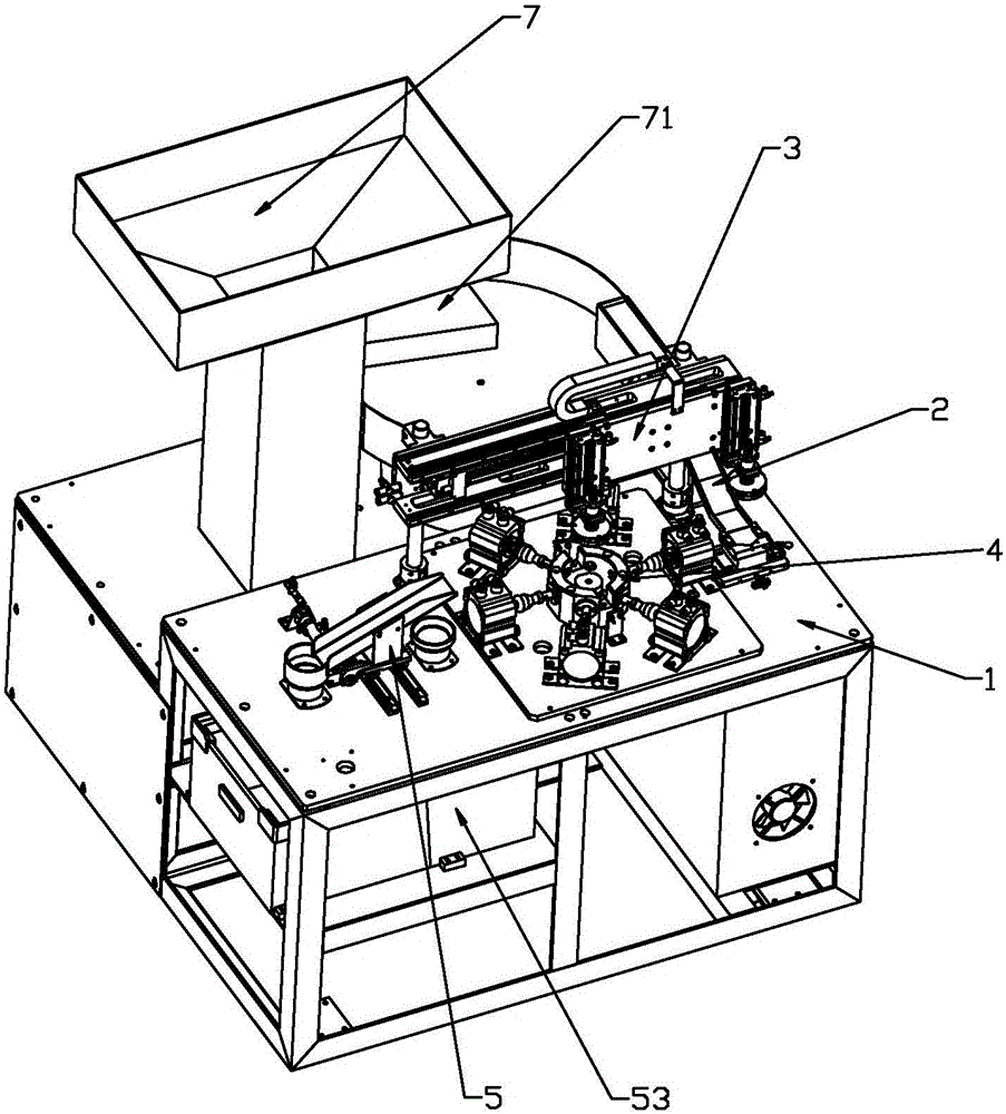 Automatic riveting press for double-layer cover bodies with function of adjusting spacing distance