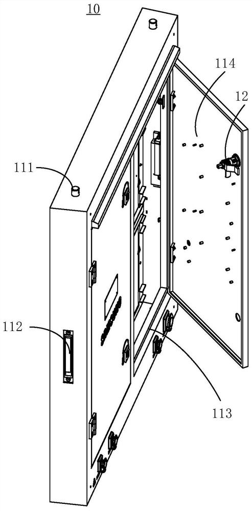 Reinforced display screen utilizing reinforced twist lock for secondary locking