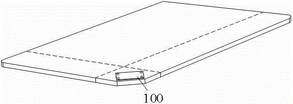 Plastic slip sheet based on RFID and picking-up, placing and information reading method thereof